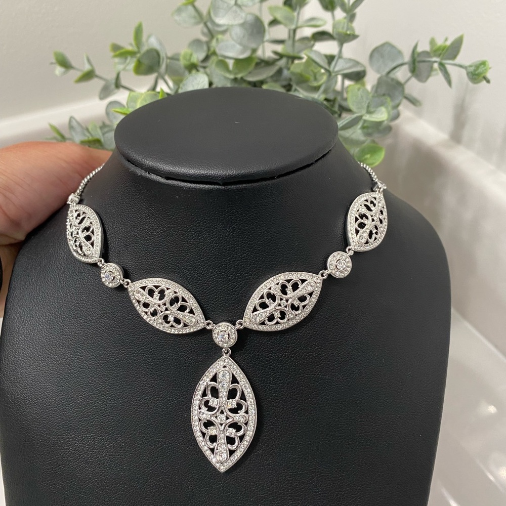 NWOT Eliot Danori necklace.